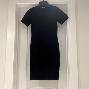 Black basic short sleeve dress